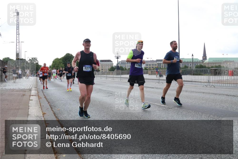 29.06.2025 - hella hamburg halbmarathon Lena Gebhardt http://msf.ph/oto/8405690 29.06.2025 10:03:52 Lombardsbrücke 8727, 1367, 2277, 17955, 7306, 1032, 1114, 1161, 1355, 1367, 1885, 2277, 2683, 2759, 3488, 4095, 4307, 4488, 5058, 5363, 5384, 5396, 5464, 5613, 6142, 6391, 6706, 7006, 7017, 7277, 7278, 7279, 7306, 7485, 8421, 8422, 8423, 8469, 8484, 8727, 9280, 9526, 9899, 10389, 11402, 11511, 11614, 12336, 12377, 12653, 13173, 13583, 13793, 13976, 15520, 15539, 15643, 15678, 15859, 16099, 16113, 16371, 16621, 17098, 17226, 17550, 18028 meine-sportfotos.de