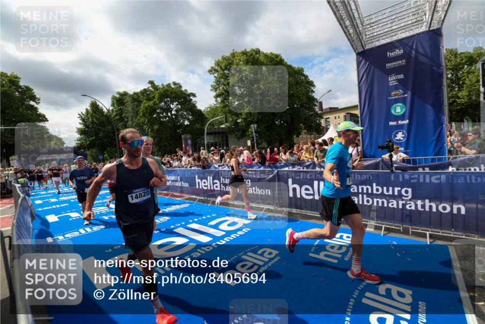 29.06.2025 - hella hamburg halbmarathon Zöllner http://msf.ph/oto/8405694 29.06.2025 10:40:46 Ziel 1882, 1912, 2324, 2714, 2750, 4634, 4843, 4889, 5014, 5026, 5745, 7080, 7622, 8074, 8629, 9294, 10900, 11959, 12865, 14092, 14272, 14820, 15351, 15493, 16201, 16249, 16599, 17486, 18399 meine-sportfotos.de