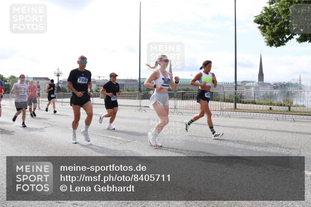 29.06.2025 - hella hamburg halbmarathon Lena Gebhardt http://msf.ph/oto/8405711 29.06.2025 10:16:37 Lombardsbrücke 12911, 7358, 10575, 3687, 1674, 1117, 1212, 1240, 1244, 1403, 1599, 1602, 1825, 2347, 2803, 2835, 2912, 3030, 3088, 3134, 3156, 3176, 3450, 3484, 3648, 3687, 4478, 4583, 4637, 5036, 5037, 5294, 6024, 6328, 6488, 6742, 6941, 6948, 7158, 7358, 7360, 7753, 7924, 8295, 8317, 8597, 8619, 8645, 8707, 8847, 8857, 9091, 9208, 9332, 9492, 9601, 9628, 9664, 9676, 9810, 9881, 10076, 10139, 10141, 10183, 10232, 10292, 10844, 10990, 11344, 11345 meine-sportfotos.de