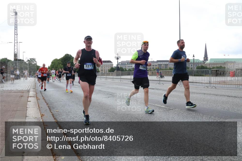 29.06.2025 - hella hamburg halbmarathon Lena Gebhardt http://msf.ph/oto/8405726 29.06.2025 10:03:52 Lombardsbrücke 8727, 1367, 2277, 17955, 7306, 1032, 1114, 1161, 1355, 1367, 1885, 2277, 2683, 2759, 3488, 4095, 4307, 4488, 5058, 5363, 5384, 5396, 5464, 5613, 6142, 6391, 6706, 7006, 7017, 7277, 7278, 7279, 7306, 7485, 8421, 8422, 8423, 8469, 8484, 8727, 9280, 9526, 9899, 10389, 11402, 11511, 11614, 12336, 12377, 12653, 13173, 13583, 13793, 13976, 15520, 15539, 15643, 15678, 15859, 16099, 16113, 16371, 16621, 17098, 17226, 17550, 18028 meine-sportfotos.de