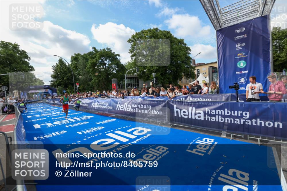 29.06.2025 - hella hamburg halbmarathon Zöllner http://msf.ph/oto/8405759 29.06.2025 10:05:30 Ziel 17 meine-sportfotos.de