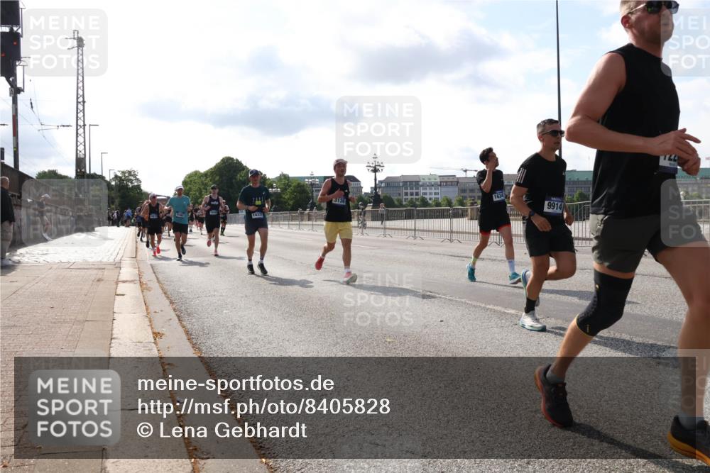 29.06.2025 - hella hamburg halbmarathon Lena Gebhardt http://msf.ph/oto/8405828 29.06.2025 09:49:35 Lombardsbrücke 46, 14337, 3136, 1634, 9914, 1343, 1445, 1603, 1975, 2044, 2324, 2573, 2707, 2745, 2750, 2849, 2949, 2980, 3014, 3116, 3136, 3282, 3431, 4148, 4303, 4318, 4425, 4766, 5050, 5648, 5889, 6095, 6149, 6771, 7035, 7109, 7229, 7796, 7981, 8358, 8370, 8465, 9264, 9265, 9296, 9686, 9914, 10369, 10680, 10930, 11447, 11765, 11952, 12088, 12098, 12839, 13064, 13141, 13158, 13190, 13800, 13900, 14075, 14077, 14204, 14311, 14359, 14374, 14629, 14667, 14688, 14789, 15094 meine-sportfotos.de