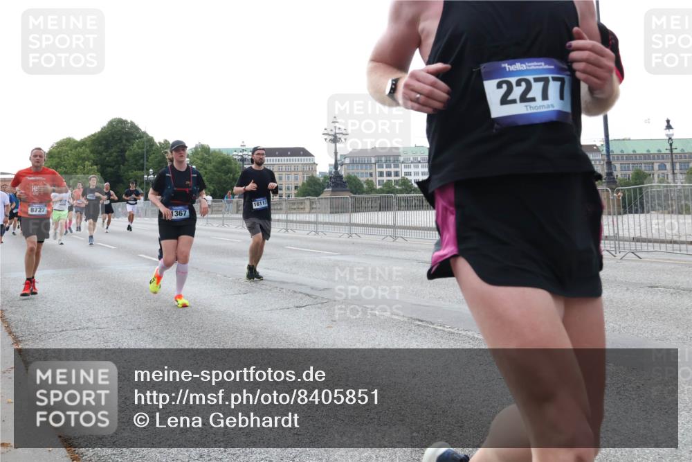 29.06.2025 - hella hamburg halbmarathon Lena Gebhardt http://msf.ph/oto/8405851 29.06.2025 10:03:53 Lombardsbrücke 8727, 1367, 16113, 2277, 1032, 1114, 1161, 1355, 1367, 1885, 2277, 2683, 2759, 3488, 4095, 4307, 4488, 5058, 5363, 5384, 5396, 5464, 5613, 6142, 6391, 6706, 7006, 7017, 7277, 7278, 7279, 7306, 7485, 8177, 8421, 8422, 8423, 8469, 8484, 8727, 9280, 9526, 9899, 10389, 11402, 11511, 11614, 12336, 12377, 12653, 13173, 13583, 13793, 13976, 15520, 15539, 15643, 15678, 15859, 16099, 16113, 16371, 16621, 17098, 17226, 17550, 18028 meine-sportfotos.de
