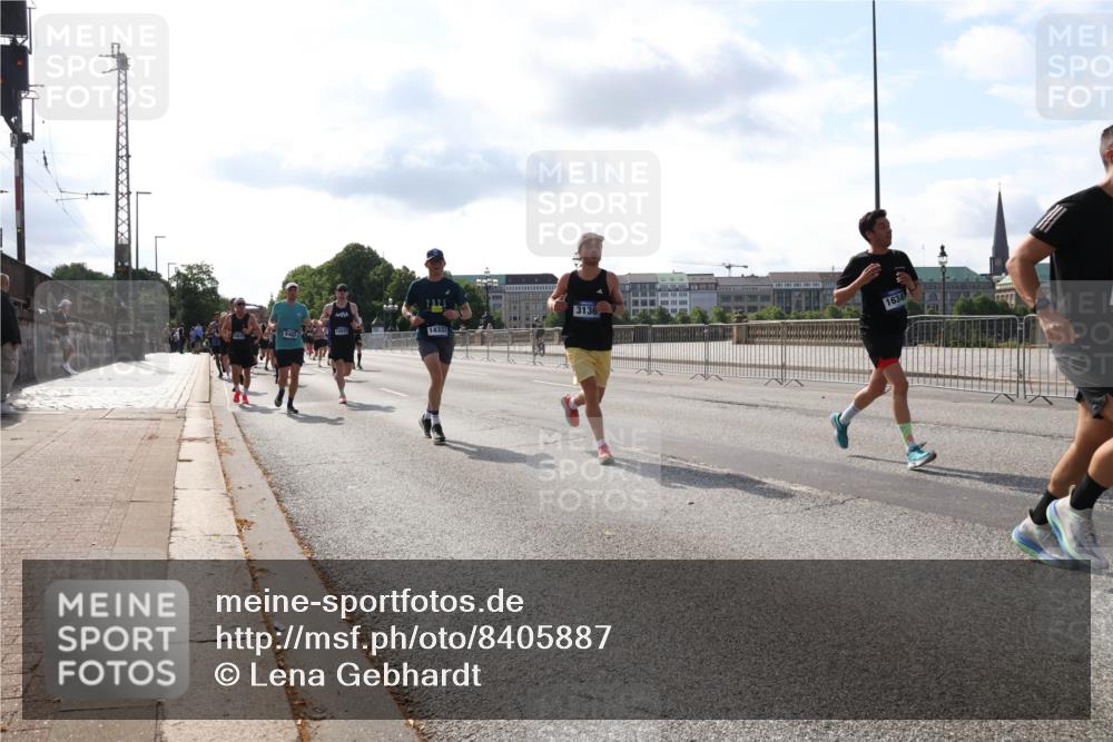 29.06.2025 - hella hamburg halbmarathon Lena Gebhardt http://msf.ph/oto/8405887 29.06.2025 09:49:36 Lombardsbrücke 8465, 14337, 3136, 1634, 1343, 1445, 1603, 1975, 2044, 2324, 2573, 2707, 2745, 2750, 2849, 2949, 2980, 3014, 3116, 3136, 3282, 3431, 4148, 4303, 4318, 4425, 4766, 5050, 5648, 5889, 6095, 6149, 6771, 7035, 7109, 7229, 7796, 7981, 8358, 8370, 8465, 9264, 9265, 9296, 9686, 9914, 10369, 10680, 10930, 11447, 11765, 11952, 12088, 12098, 12839, 13141, 13158, 13190, 13800, 13900, 14077, 14204, 14311, 14359, 14374, 14629, 14667, 14688, 14789, 15094 meine-sportfotos.de