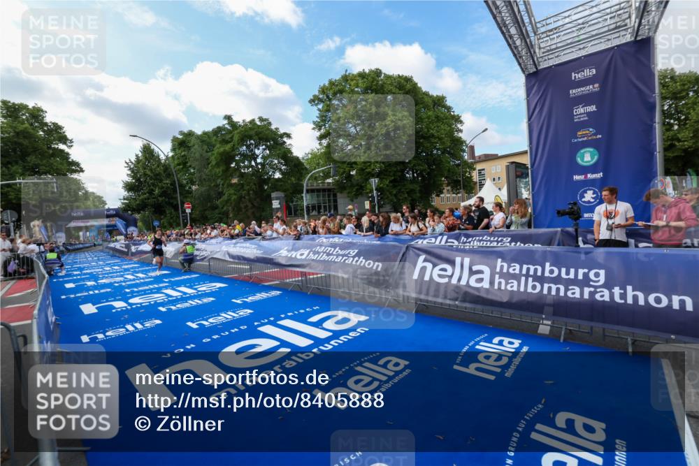 29.06.2025 - hella hamburg halbmarathon Zöllner http://msf.ph/oto/8405888 29.06.2025 10:06:02 Ziel 24 meine-sportfotos.de