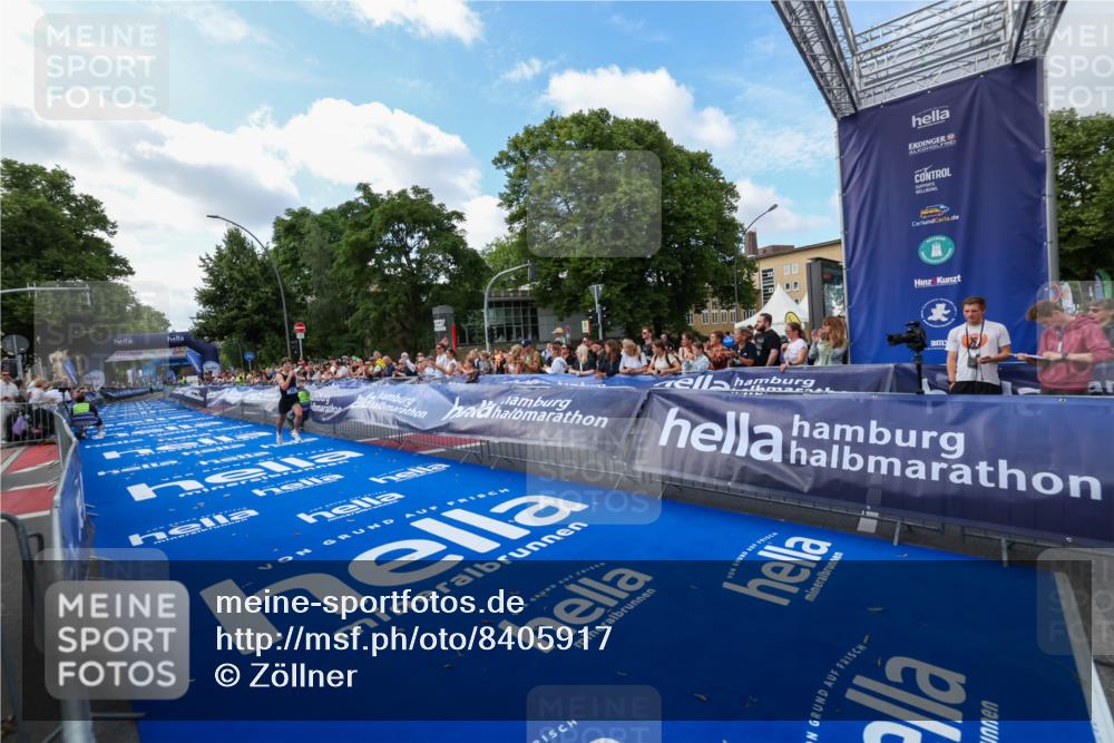 29.06.2025 - hella hamburg halbmarathon Zöllner http://msf.ph/oto/8405917 29.06.2025 10:06:03 Ziel 24 meine-sportfotos.de