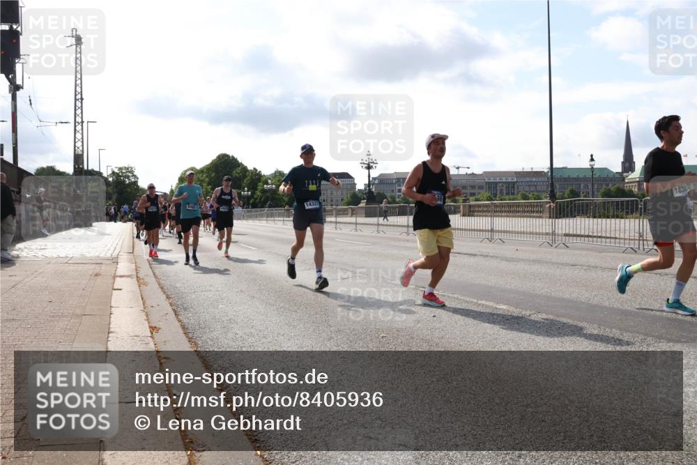 29.06.2025 - hella hamburg halbmarathon Lena Gebhardt http://msf.ph/oto/8405936 29.06.2025 09:49:36 Lombardsbrücke 8465, 1, 10, 14337, 1634, 1343, 1445, 1603, 1975, 2044, 2324, 2573, 2707, 2745, 2750, 2849, 2949, 2980, 3014, 3116, 3136, 3282, 3431, 4148, 4303, 4318, 4425, 4766, 5050, 5648, 5889, 6095, 6149, 6771, 7035, 7109, 7229, 7796, 7981, 8358, 8370, 8465, 9264, 9265, 9296, 9686, 9914, 10369, 10680, 10930, 11447, 11765, 11952, 12088, 12098, 12839, 13141, 13158, 13190, 13800, 13900, 14077, 14204, 14311, 14359, 14374, 14629, 14667, 14688, 14789, 15094 meine-sportfotos.de