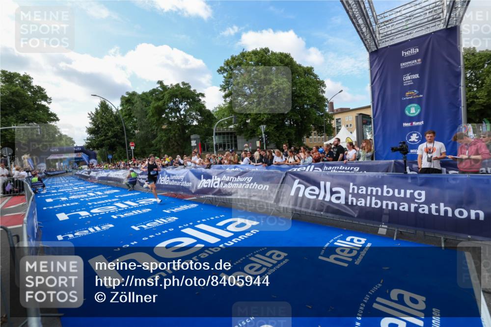29.06.2025 - hella hamburg halbmarathon Zöllner http://msf.ph/oto/8405944 29.06.2025 10:06:03 Ziel 24 meine-sportfotos.de