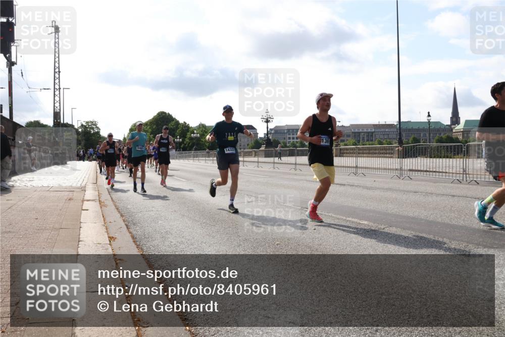 29.06.2025 - hella hamburg halbmarathon Lena Gebhardt http://msf.ph/oto/8405961 29.06.2025 09:49:36 Lombardsbrücke 8465, 2025, 136, 1, 10, 14337, 1343, 1445, 1603, 1975, 2044, 2324, 2573, 2707, 2745, 2750, 2849, 2949, 2980, 3014, 3116, 3136, 3282, 3431, 4148, 4303, 4318, 4425, 4766, 5050, 5648, 5889, 6095, 6149, 6771, 7035, 7109, 7229, 7796, 7981, 8358, 8370, 8465, 9264, 9265, 9296, 9686, 9914, 10369, 10680, 10930, 11447, 11765, 11952, 12088, 12098, 12839, 13141, 13158, 13190, 13800, 13900, 14077, 14204, 14311, 14359, 14374, 14629, 14667, 14688, 14789, 15094 meine-sportfotos.de