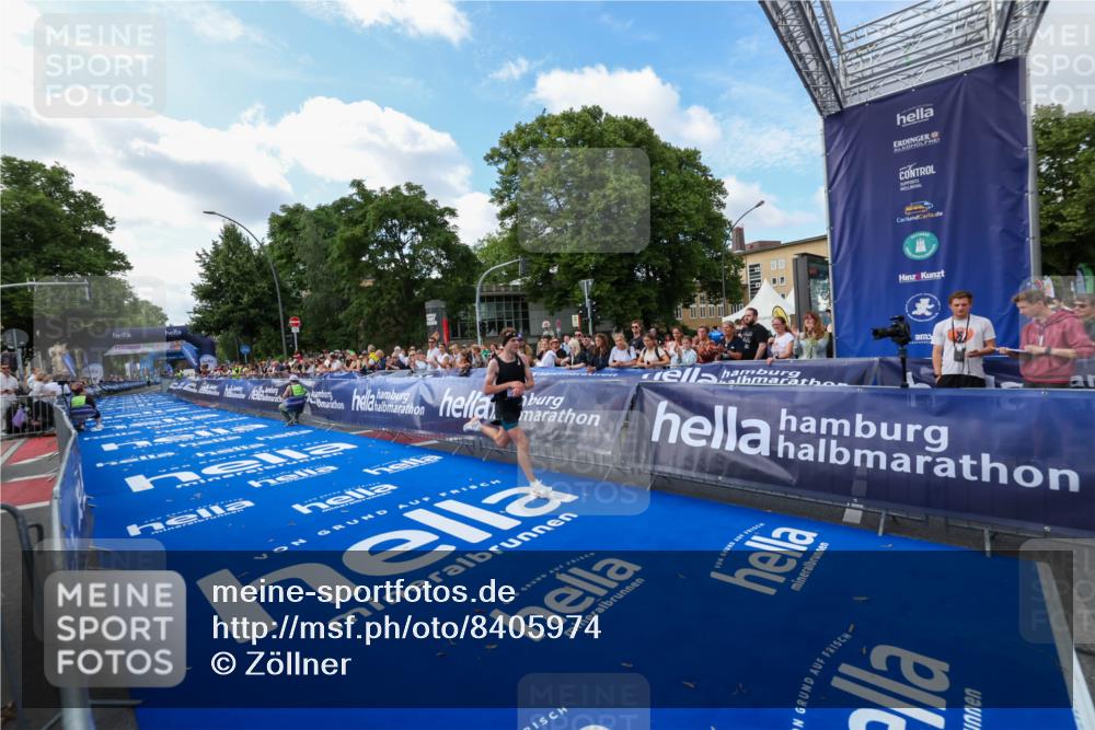 29.06.2025 - hella hamburg halbmarathon Zöllner http://msf.ph/oto/8405974 29.06.2025 10:06:04 Ziel 24 meine-sportfotos.de