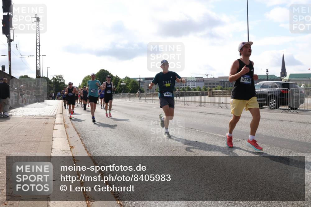 29.06.2025 - hella hamburg halbmarathon Lena Gebhardt http://msf.ph/oto/8405983 29.06.2025 09:49:37 Lombardsbrücke 8465, 40, 10930, 14337, 3136, 6666, 1343, 1445, 1975, 2044, 2324, 2573, 2707, 2745, 2750, 2849, 2949, 2980, 3014, 3116, 3136, 3282, 3431, 4148, 4303, 4318, 4425, 4528, 4766, 5050, 5648, 5889, 6095, 6149, 6771, 7035, 7109, 7229, 7796, 7981, 8358, 8370, 8465, 9264, 9265, 9296, 9686, 9914, 10369, 10680, 10930, 11447, 11765, 11952, 12088, 12098, 12839, 13141, 13158, 13190, 13800, 13900, 14077, 14204, 14311, 14359, 14374, 14629, 14667, 14688, 14789, 15094 meine-sportfotos.de