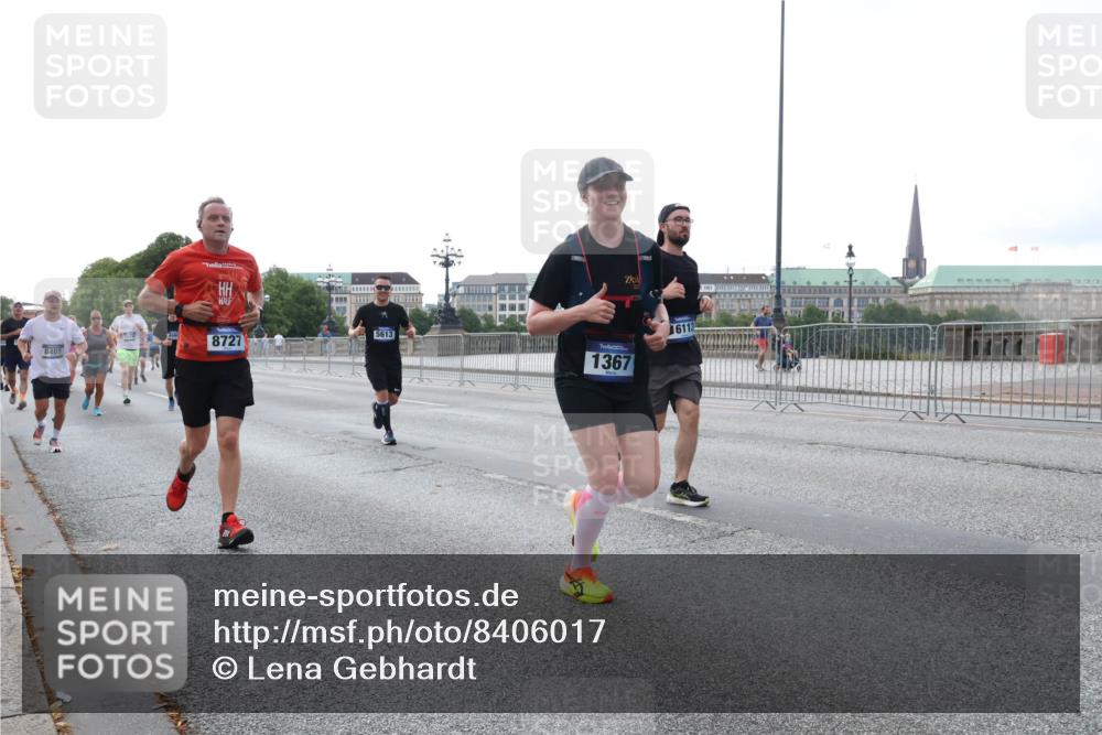 29.06.2025 - hella hamburg halbmarathon Lena Gebhardt http://msf.ph/oto/8406017 29.06.2025 10:03:54 Lombardsbrücke 5613, 8727, 8469, 1367, 6113, 1032, 1161, 1355, 1367, 1885, 2277, 2683, 2759, 3488, 4095, 4307, 4488, 5058, 5363, 5384, 5396, 5464, 5613, 6142, 6391, 6706, 7006, 7017, 7277, 7278, 7279, 7306, 7485, 8177, 8421, 8422, 8423, 8469, 8484, 8727, 9280, 9526, 9899, 10389, 11402, 11511, 11614, 12336, 12377, 12653, 13173, 13583, 13793, 13976, 15520, 15525, 15539, 15643, 15678, 15859, 16099, 16113, 16371, 16621, 17098, 17226, 17550 meine-sportfotos.de