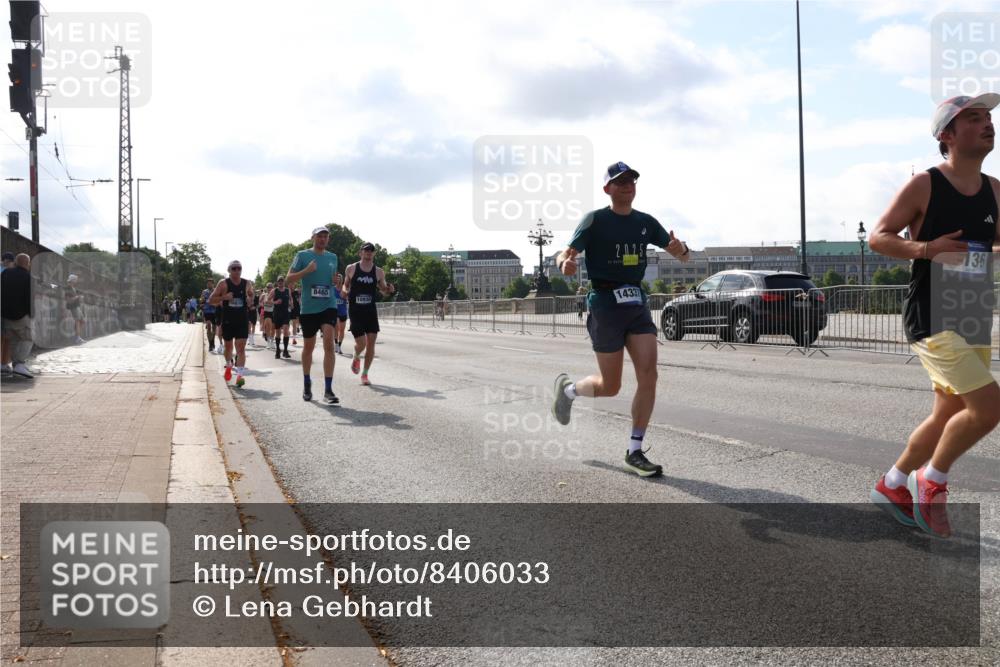 29.06.2025 - hella hamburg halbmarathon Lena Gebhardt http://msf.ph/oto/8406033 29.06.2025 09:49:37 Lombardsbrücke 8465, 10930, 14337, 136, 1343, 1445, 1975, 2044, 2324, 2573, 2707, 2745, 2750, 2849, 2949, 2980, 3014, 3116, 3136, 3282, 3431, 4148, 4303, 4318, 4425, 4528, 4766, 5050, 5648, 5889, 6095, 6149, 6771, 7035, 7109, 7229, 7796, 7981, 8358, 8370, 8465, 9264, 9265, 9296, 9686, 9914, 10369, 10680, 10930, 11447, 11765, 11952, 12088, 12098, 12839, 13141, 13158, 13190, 13800, 13900, 14077, 14204, 14311, 14359, 14374, 14629, 14667, 14688, 14789, 15094 meine-sportfotos.de