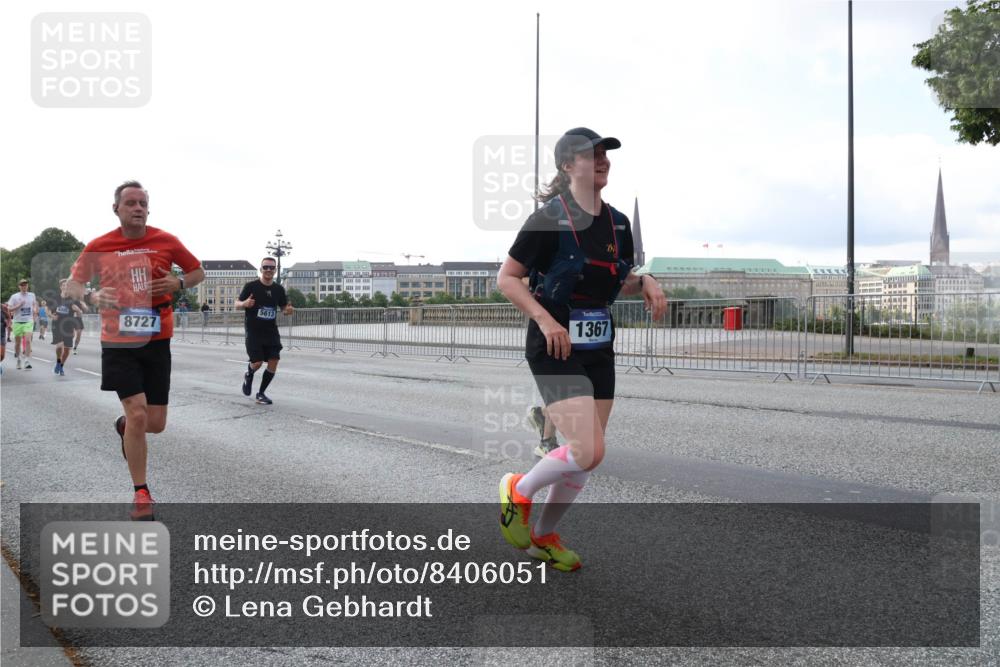 29.06.2025 - hella hamburg halbmarathon Lena Gebhardt http://msf.ph/oto/8406051 29.06.2025 10:03:55 Lombardsbrücke 4095, 8727, 5613, 1367, 1032, 1161, 1355, 1367, 2277, 2683, 2759, 3488, 4095, 4307, 4488, 5058, 5363, 5384, 5396, 5464, 5613, 6142, 6391, 6706, 7006, 7017, 7277, 7278, 7279, 7306, 7485, 8177, 8421, 8422, 8423, 8469, 8484, 8727, 9280, 9526, 9899, 10389, 11402, 11511, 11614, 12336, 12377, 12653, 13173, 13583, 13793, 15520, 15525, 15643, 15678, 15859, 16099, 16113, 16371, 16621, 17098, 17226, 17550 meine-sportfotos.de