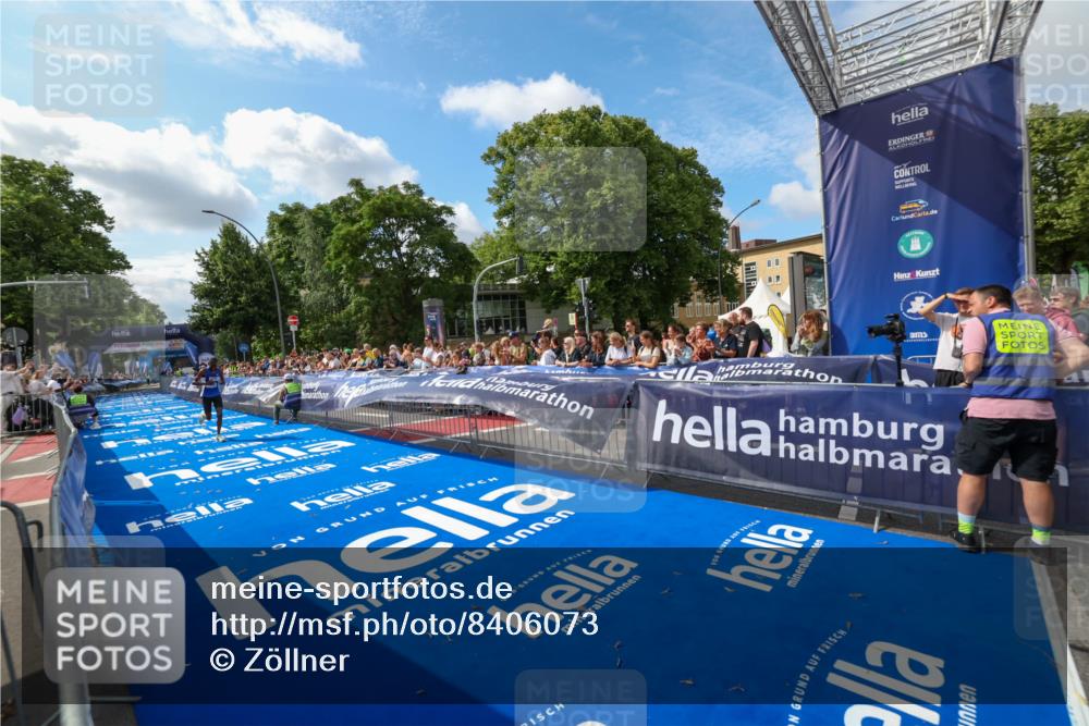 29.06.2025 - hella hamburg halbmarathon Zöllner http://msf.ph/oto/8406073 29.06.2025 10:06:33 Ziel 14 meine-sportfotos.de