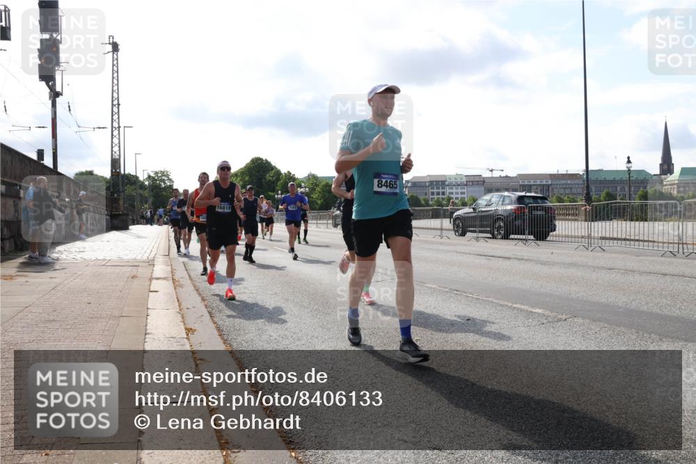 29.06.2025 - hella hamburg halbmarathon Lena Gebhardt http://msf.ph/oto/8406133 29.06.2025 09:49:38 Lombardsbrücke 16819, 8465, 1343, 1445, 1975, 2044, 2324, 2573, 2745, 2750, 2849, 2949, 2980, 3014, 3116, 3136, 3282, 3431, 4148, 4303, 4318, 4425, 4528, 4766, 5050, 5648, 5889, 6095, 6149, 6771, 7035, 7109, 7229, 7796, 8358, 8370, 8465, 9264, 9265, 9296, 9686, 9914, 10369, 10680, 10930, 11765, 11952, 12098, 12839, 13141, 13158, 13190, 13800, 13900, 14077, 14204, 14311, 14359, 14374, 14629, 14667, 14688, 14789, 15094 meine-sportfotos.de