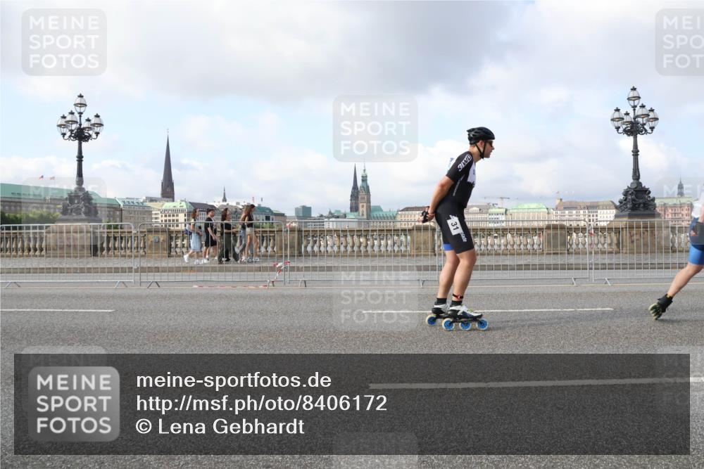 29.06.2025 - hella hamburg halbmarathon Lena Gebhardt http://msf.ph/oto/8406172 29.06.2025 08:54:24 Lombardsbrücke 3 meine-sportfotos.de
