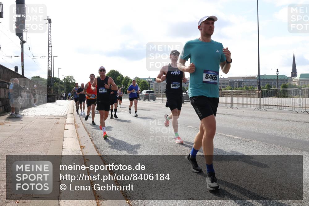 29.06.2025 - hella hamburg halbmarathon Lena Gebhardt http://msf.ph/oto/8406184 29.06.2025 09:49:39 Lombardsbrücke 5095, 16819, 10930, 8465, 1343, 1445, 1975, 2324, 2573, 2745, 2750, 2849, 2949, 2980, 3014, 3116, 3136, 3282, 3431, 4148, 4303, 4318, 4425, 4528, 4766, 5050, 5648, 5889, 6095, 6149, 6771, 7035, 7109, 7229, 7796, 8358, 8370, 8465, 9264, 9265, 9296, 9686, 9914, 10369, 10680, 10930, 11765, 11952, 12098, 12839, 13141, 13158, 13190, 13800, 13900, 14077, 14204, 14311, 14359, 14374, 14629, 14667, 14688, 14789, 15094 meine-sportfotos.de