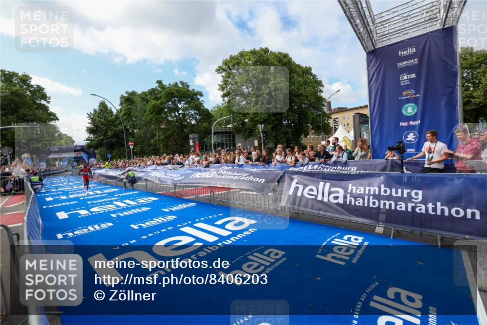 29.06.2025 - hella hamburg halbmarathon Zöllner http://msf.ph/oto/8406203 29.06.2025 10:10:11 Ziel 48 meine-sportfotos.de