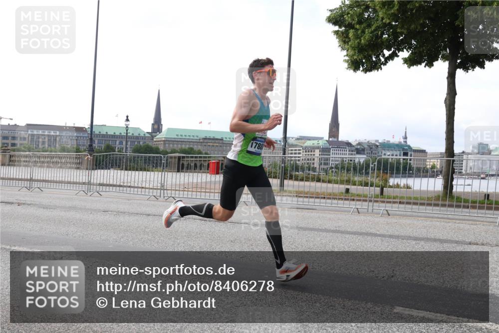 29.06.2025 - hella hamburg halbmarathon Lena Gebhardt http://msf.ph/oto/8406278 29.06.2025 09:35:32 Lombardsbrücke 1788, 29, 36, 39, 43, 46, 47, 48, 17888 meine-sportfotos.de