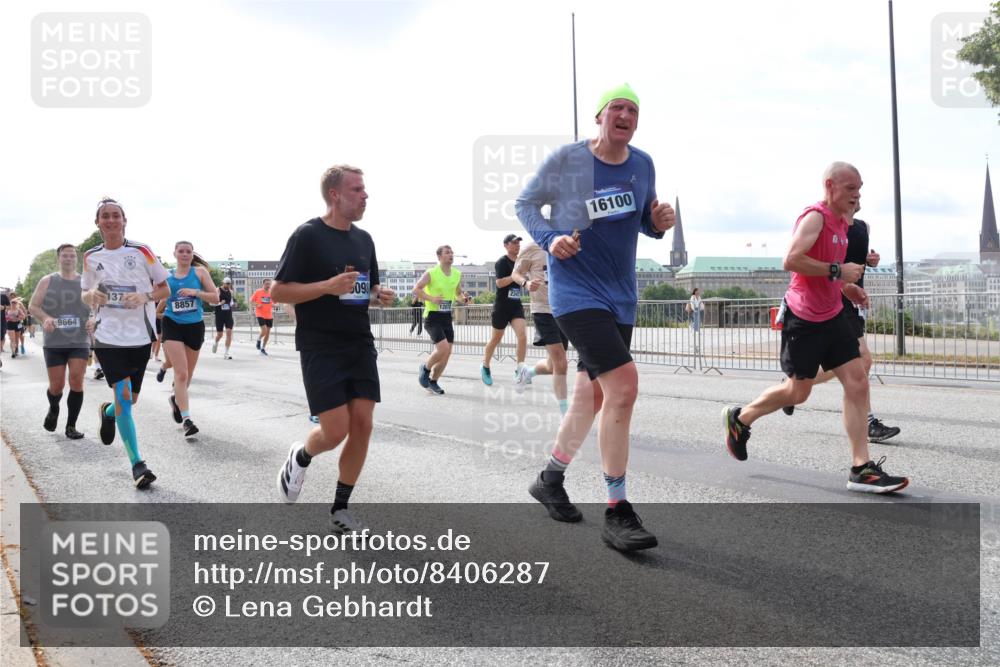 29.06.2025 - hella hamburg halbmarathon Lena Gebhardt http://msf.ph/oto/8406287 29.06.2025 10:16:40 Lombardsbrücke 9664, 137, 8857, 5098, 2347, 16100, 1117, 1212, 1240, 1244, 1403, 1599, 1602, 1825, 2347, 2835, 2912, 3030, 3088, 3134, 3156, 3176, 3450, 3484, 3648, 3687, 4478, 4583, 4637, 5036, 5037, 5294, 6024, 6328, 6488, 6742, 6941, 6948, 7114, 7115, 7158, 7358, 7360, 7753, 7924, 8295, 8317, 8513, 8597, 8619, 8645, 8707, 8847, 8857, 9091, 9208, 9332, 9492, 9628, 9664, 9676, 9810, 9881, 10076, 10139, 10141, 10183, 10232, 11344, 11345 meine-sportfotos.de
