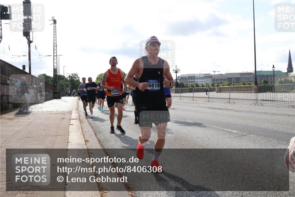 29.06.2025 - hella hamburg halbmarathon Lena Gebhardt http://msf.ph/oto/8406308 29.06.2025 09:49:40 Lombardsbrücke 16819, 15095, 1343, 1445, 1800, 1975, 2324, 2573, 2745, 2750, 2849, 2949, 2980, 3014, 3116, 3136, 3282, 3431, 4148, 4303, 4318, 4425, 4528, 4766, 5050, 5648, 5889, 6095, 6149, 6771, 7035, 7109, 7229, 7796, 8370, 8465, 8925, 9264, 9265, 9296, 9686, 9914, 10680, 10930, 11765, 11952, 12098, 12839, 13141, 13158, 13457, 13800, 13900, 14077, 14204, 14311, 14359, 14374, 14629, 14667, 14688, 14789, 15094 meine-sportfotos.de