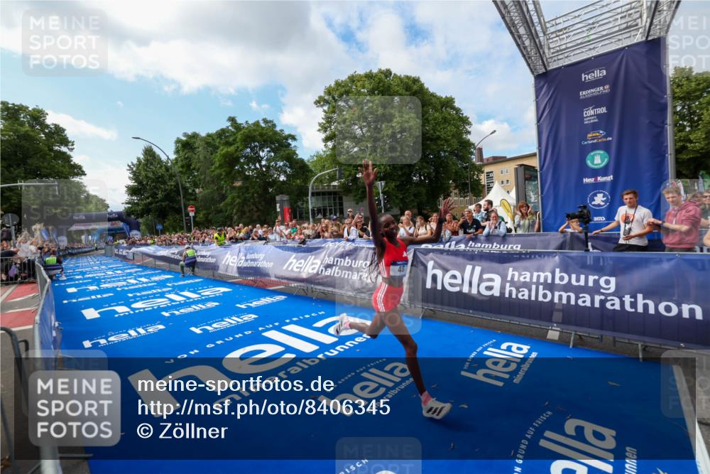 29.06.2025 - hella hamburg halbmarathon Zöllner http://msf.ph/oto/8406345 29.06.2025 10:10:14 Ziel 48 meine-sportfotos.de