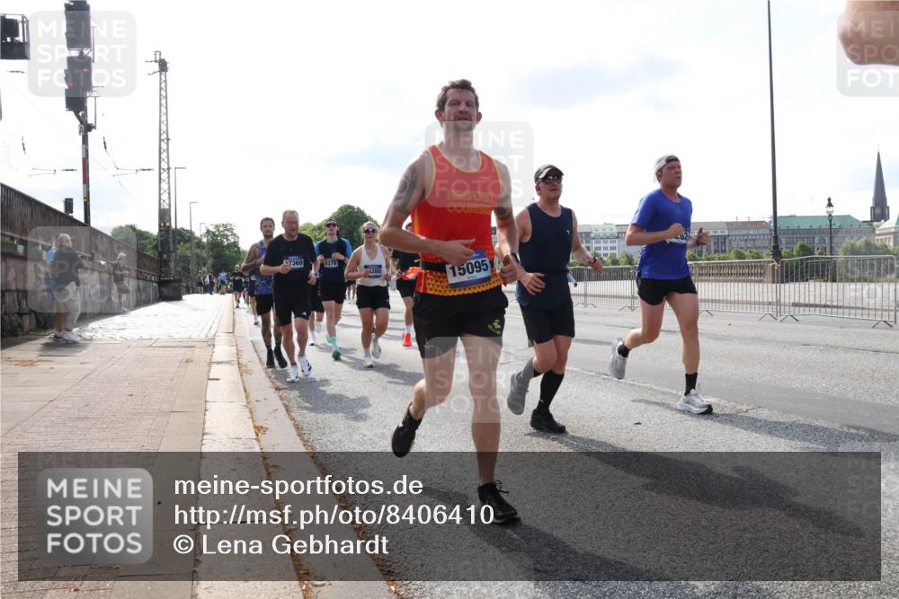 29.06.2025 - hella hamburg halbmarathon Lena Gebhardt http://msf.ph/oto/8406410 29.06.2025 09:49:41 Lombardsbrücke 7360, 8370, 15095, 1343, 1445, 1800, 1975, 2324, 2573, 2745, 2750, 2849, 2949, 2980, 3014, 3116, 3136, 3282, 3431, 4148, 4303, 4318, 4425, 4528, 4766, 5050, 5648, 5889, 6095, 6123, 6149, 6771, 7035, 7109, 7229, 7796, 8370, 8465, 8925, 9264, 9265, 9296, 9686, 9914, 10680, 10930, 11765, 11952, 12098, 12327, 12839, 13141, 13158, 13457, 13800, 14077, 14204, 14311, 14359, 14374, 14629, 14667, 14688, 14789, 15094 meine-sportfotos.de