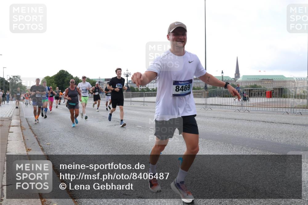 29.06.2025 - hella hamburg halbmarathon Lena Gebhardt http://msf.ph/oto/8406487 29.06.2025 10:03:58 Lombardsbrücke 11614, 5363, 12336, 4095, 8469, 1032, 1161, 1355, 1367, 2277, 2683, 2759, 2979, 3488, 4095, 4488, 5058, 5363, 5384, 5396, 5464, 5613, 6142, 6706, 7006, 7017, 7306, 7485, 8177, 8421, 8422, 8423, 8469, 8484, 8727, 9280, 9526, 9899, 10389, 10756, 11402, 11511, 11582, 11614, 12004, 12005, 12336, 12653, 13173, 13583, 13793, 15520, 15525, 15643, 15678, 15859, 16099, 16113, 16621, 17098, 17226, 17437, 17550 meine-sportfotos.de