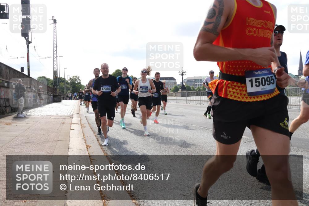 29.06.2025 - hella hamburg halbmarathon Lena Gebhardt http://msf.ph/oto/8406517 29.06.2025 09:49:41 Lombardsbrücke 8370, 17360, 18285, 9296, 15095, 1343, 1445, 1800, 1975, 2324, 2573, 2745, 2750, 2849, 2949, 2980, 3014, 3116, 3136, 3282, 3431, 4148, 4303, 4318, 4425, 4528, 4766, 5050, 5648, 5889, 6095, 6123, 6149, 6771, 7035, 7109, 7229, 7796, 8370, 8465, 8925, 9264, 9265, 9296, 9686, 9914, 10680, 10930, 11765, 11952, 12098, 12327, 12839, 13141, 13158, 13457, 13800, 14077, 14204, 14311, 14359, 14374, 14629, 14667, 14688, 14789, 15094 meine-sportfotos.de