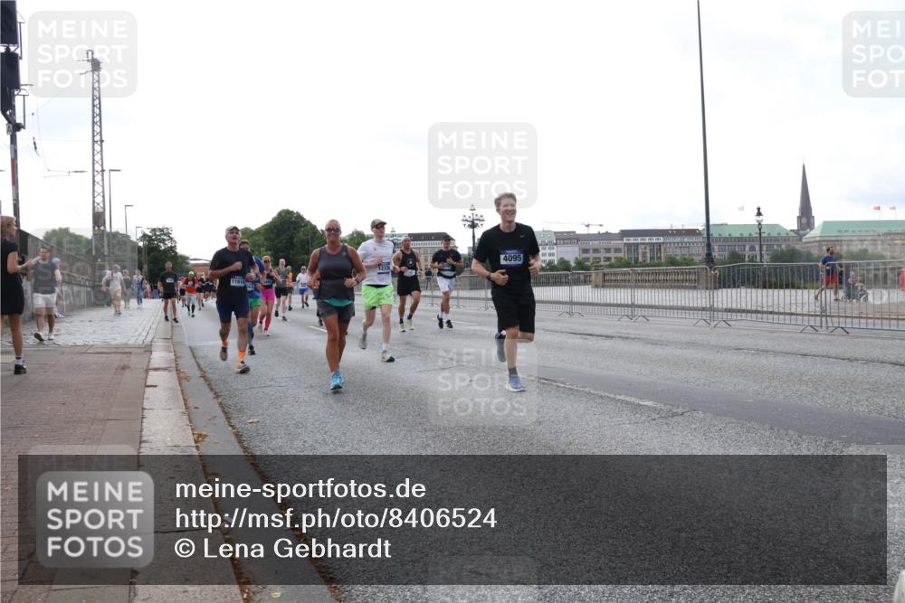 29.06.2025 - hella hamburg halbmarathon Lena Gebhardt http://msf.ph/oto/8406524 29.06.2025 10:03:58 Lombardsbrücke 11614, 1233, 4095, 1032, 1161, 1355, 1367, 2277, 2683, 2759, 2979, 3488, 4095, 4488, 5058, 5363, 5384, 5396, 5464, 5613, 6142, 6706, 7006, 7017, 7306, 7485, 8177, 8421, 8422, 8423, 8469, 8484, 8727, 9280, 9526, 9899, 10389, 10756, 11402, 11511, 11582, 11614, 12004, 12005, 12336, 12653, 13173, 13583, 13793, 15520, 15525, 15643, 15678, 15859, 16099, 16113, 16621, 17098, 17226, 17437, 17550 meine-sportfotos.de