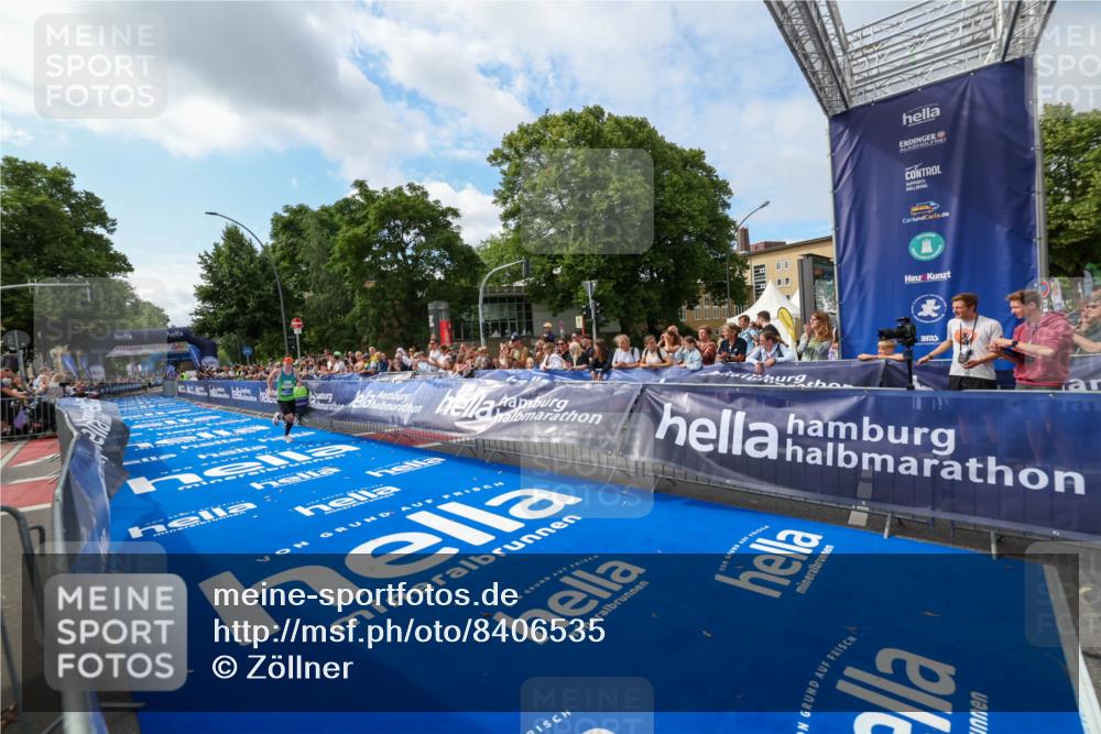 29.06.2025 - hella hamburg halbmarathon Zöllner http://msf.ph/oto/8406535 29.06.2025 10:11:03 Ziel 17888 meine-sportfotos.de