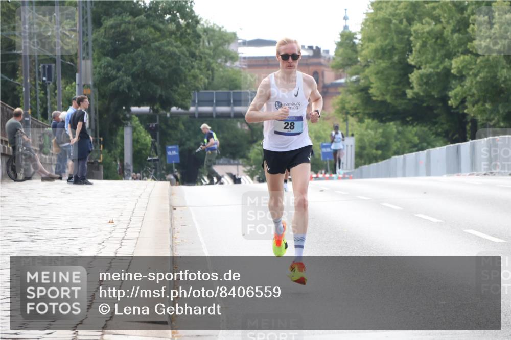 29.06.2025 - hella hamburg halbmarathon Lena Gebhardt http://msf.ph/oto/8406559 29.06.2025 09:35:38 Lombardsbrücke 10, 55, 28, 28, 29, 36, 39, 43, 46, 47, 48, 17888 meine-sportfotos.de