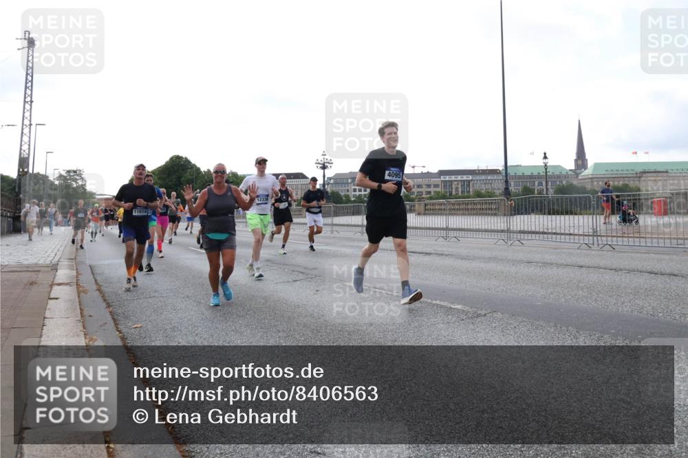 29.06.2025 - hella hamburg halbmarathon Lena Gebhardt http://msf.ph/oto/8406563 29.06.2025 10:03:58 Lombardsbrücke 11614, 12336, 4095, 1032, 1161, 1355, 1367, 2277, 2683, 2759, 2979, 3488, 4095, 4488, 5058, 5363, 5384, 5396, 5464, 5613, 6142, 6706, 7006, 7017, 7306, 7485, 8177, 8421, 8422, 8423, 8469, 8484, 8727, 9280, 9526, 9899, 10389, 10756, 11402, 11511, 11582, 11614, 12004, 12005, 12336, 12653, 13173, 13583, 13793, 15520, 15525, 15643, 15678, 15859, 16099, 16113, 16621, 17098, 17226, 17437, 17550 meine-sportfotos.de