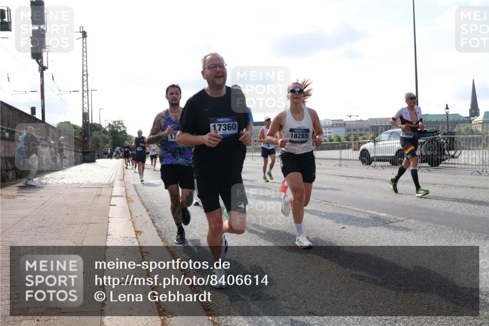 29.06.2025 - hella hamburg halbmarathon Lena Gebhardt http://msf.ph/oto/8406614 29.06.2025 09:49:42 Lombardsbrücke 13, 17360, 18285, 13800, 1343, 1445, 1800, 1975, 2324, 2573, 2745, 2750, 2849, 2949, 2980, 3014, 3116, 3136, 3282, 3431, 4148, 4303, 4318, 4425, 4528, 4766, 5050, 5648, 5889, 6095, 6123, 6149, 6771, 7035, 7109, 7229, 7796, 8370, 8465, 8925, 9264, 9265, 9296, 9686, 9914, 10680, 10930, 11765, 11952, 12098, 12327, 12839, 13141, 13158, 13457, 13800, 14077, 14204, 14311, 14359, 14374, 14629, 14667, 14688, 14789, 15094 meine-sportfotos.de