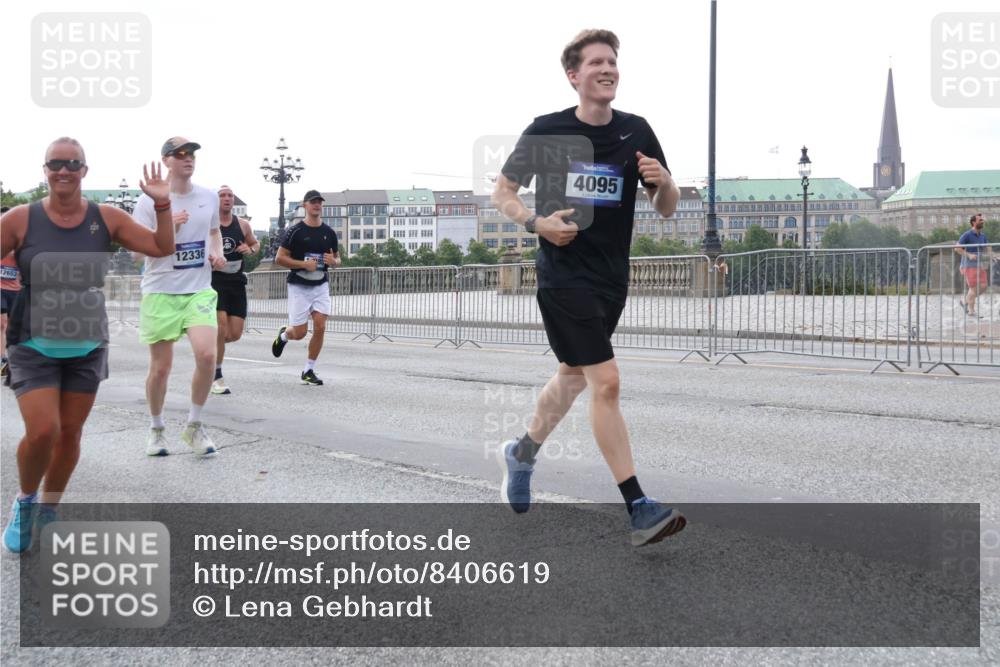 29.06.2025 - hella hamburg halbmarathon Lena Gebhardt http://msf.ph/oto/8406619 29.06.2025 10:03:59 Lombardsbrücke 2653, 12336, 4095, 1032, 1355, 1367, 2277, 2683, 2759, 2979, 3488, 4095, 4488, 5058, 5363, 5384, 5396, 5464, 5613, 5976, 6142, 6706, 7006, 7017, 7306, 7485, 8177, 8421, 8422, 8423, 8469, 8484, 8727, 9280, 9526, 9899, 10389, 10756, 11402, 11511, 11582, 11614, 12004, 12005, 12336, 12653, 13173, 13583, 13793, 15520, 15525, 15643, 15678, 15859, 16099, 16113, 16621, 17098, 17437, 17550 meine-sportfotos.de