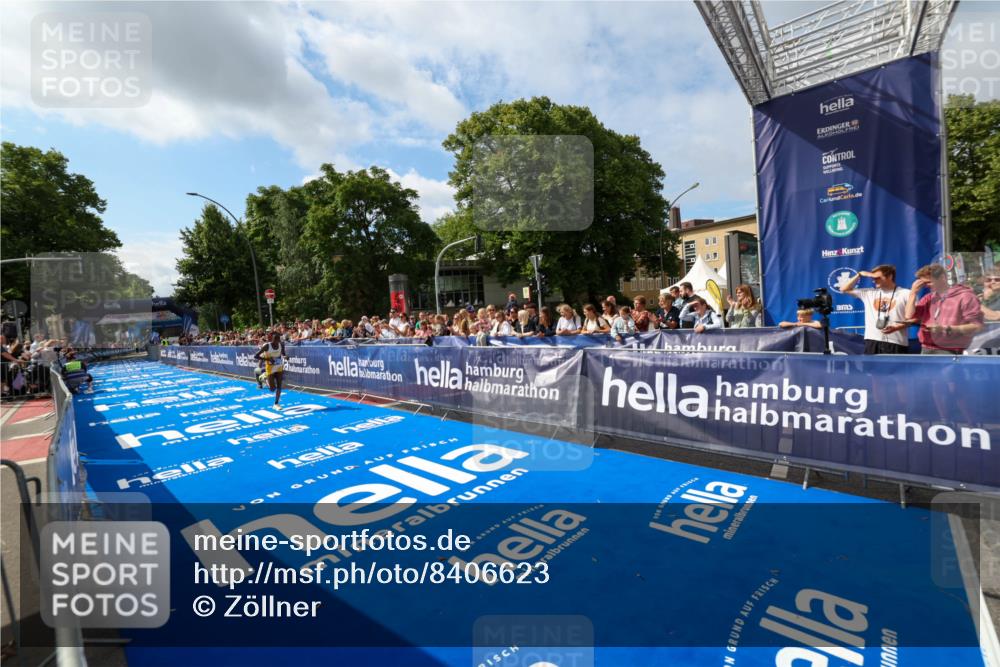 29.06.2025 - hella hamburg halbmarathon Zöllner http://msf.ph/oto/8406623 29.06.2025 10:11:12 Ziel 46 meine-sportfotos.de