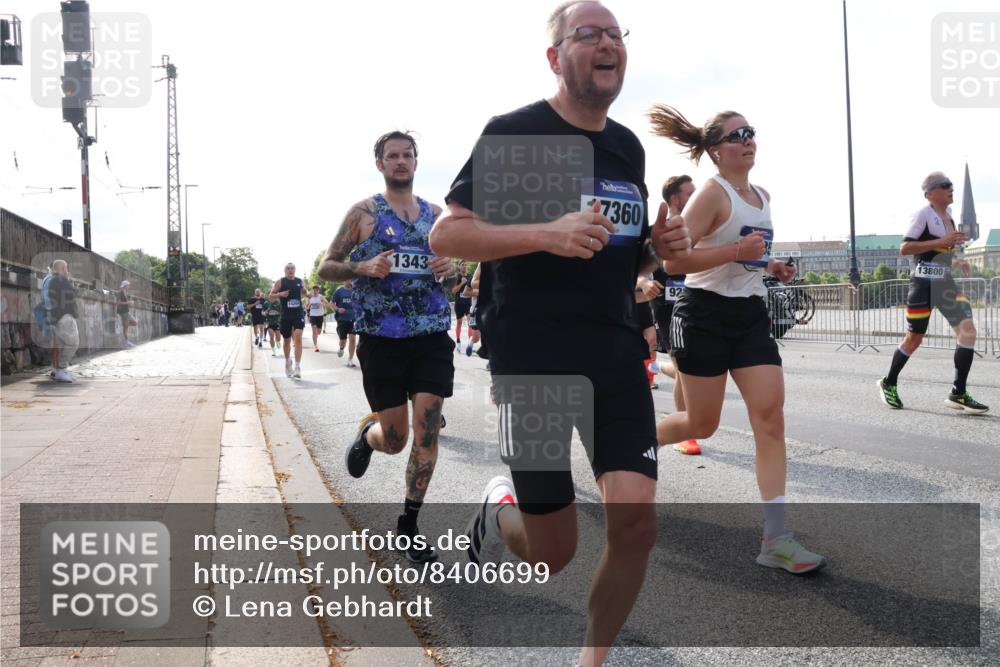 29.06.2025 - hella hamburg halbmarathon Lena Gebhardt http://msf.ph/oto/8406699 29.06.2025 09:49:42 Lombardsbrücke 14204, 1343, 7360, 92, 13800, 1343, 1445, 1800, 1975, 2324, 2573, 2745, 2750, 2849, 2949, 2980, 3014, 3116, 3136, 3282, 3431, 4148, 4303, 4318, 4425, 4528, 4766, 5050, 5648, 5889, 6095, 6123, 6149, 6771, 7035, 7109, 7229, 7796, 8370, 8465, 8925, 9264, 9265, 9296, 9686, 9914, 10680, 10930, 11765, 11952, 12098, 12327, 12839, 13141, 13158, 13457, 13800, 14077, 14204, 14311, 14359, 14374, 14629, 14667, 14688, 14789, 15094 meine-sportfotos.de
