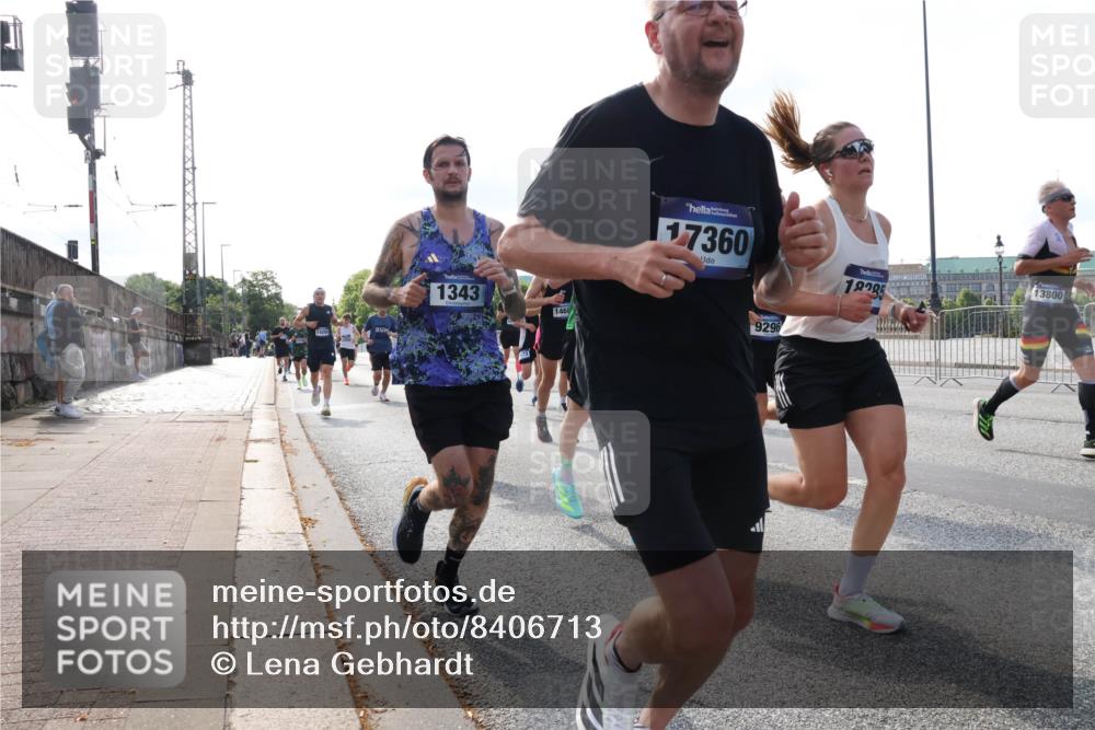 29.06.2025 - hella hamburg halbmarathon Lena Gebhardt http://msf.ph/oto/8406713 29.06.2025 09:49:42 Lombardsbrücke 14204, 1343, 1468, 17360, 9296, 8285, 13800, 1343, 1445, 1800, 1975, 2324, 2573, 2745, 2750, 2849, 2949, 2980, 3014, 3116, 3136, 3282, 3431, 4148, 4303, 4318, 4425, 4528, 4766, 5050, 5648, 5889, 6095, 6123, 6149, 6771, 7035, 7109, 7229, 7796, 8370, 8465, 8925, 9264, 9265, 9296, 9686, 9914, 10680, 10930, 11765, 11952, 12098, 12327, 12839, 13141, 13158, 13457, 13800, 14077, 14204, 14311, 14359, 14374, 14629, 14667, 14688, 14789, 15094 meine-sportfotos.de