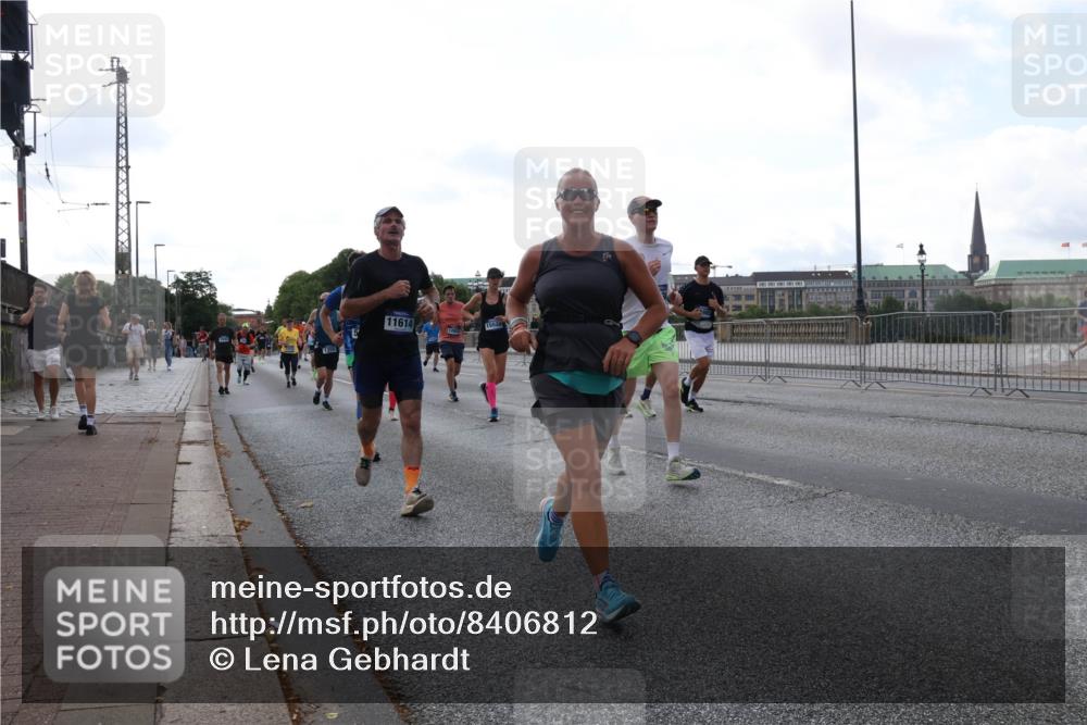 29.06.2025 - hella hamburg halbmarathon Lena Gebhardt http://msf.ph/oto/8406812 29.06.2025 10:04:00 Lombardsbrücke 1355, 11614, 12653, 15520, 1032, 1355, 1367, 2277, 2683, 2759, 2979, 3488, 4095, 4488, 5058, 5363, 5384, 5396, 5613, 5976, 6142, 6706, 6709, 7006, 7017, 7306, 7485, 8177, 8421, 8422, 8423, 8469, 8484, 8727, 9280, 9526, 9899, 10389, 10756, 11402, 11511, 11582, 11614, 12004, 12005, 12336, 12653, 13173, 13583, 13793, 15520, 15525, 15643, 15678, 15859, 16099, 16113, 16621, 17098, 17437, 17550 meine-sportfotos.de