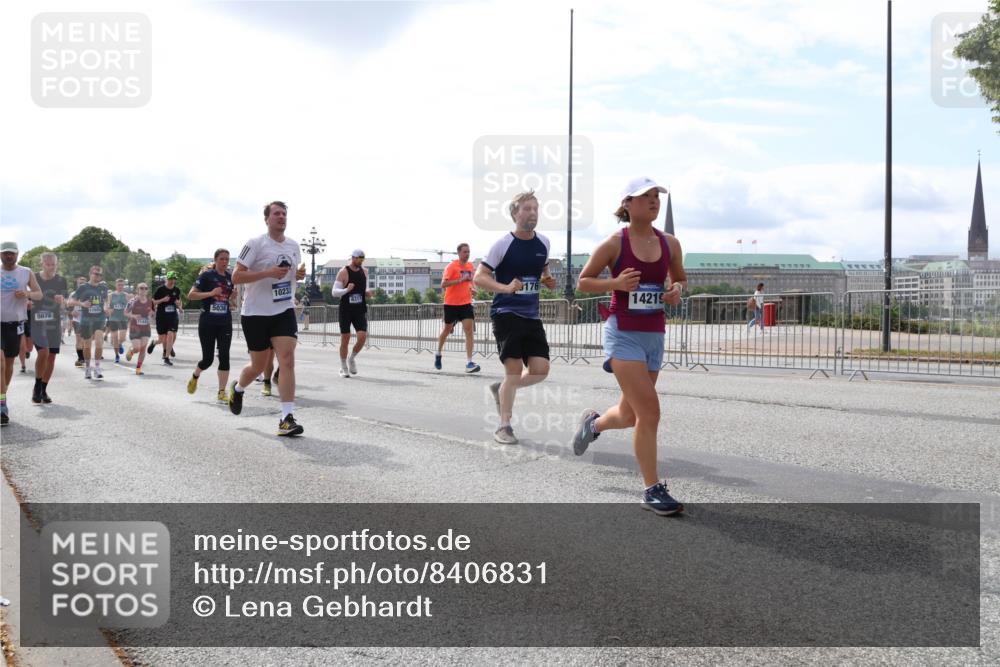 29.06.2025 - hella hamburg halbmarathon Lena Gebhardt http://msf.ph/oto/8406831 29.06.2025 10:16:43 Lombardsbrücke 9676, 17604, 5036, 10232, 176, 8317, 14219, 1117, 1212, 1240, 1244, 1331, 1403, 1599, 1602, 1825, 2225, 2347, 2912, 3030, 3088, 3134, 3156, 3176, 3450, 3484, 3648, 3687, 4478, 4583, 5036, 5037, 5294, 6024, 6328, 6488, 6742, 6941, 6948, 7114, 7115, 7158, 7257, 7358, 7360, 7376, 7753, 7924, 7928, 8263, 8295, 8317, 8513, 8597, 8619, 8645, 8707, 8847, 8857, 9091, 9208, 9332, 9492, 9628, 9664, 9676, 9810, 10076, 10139, 10141, 10183, 10232, 11344, 11345 meine-sportfotos.de