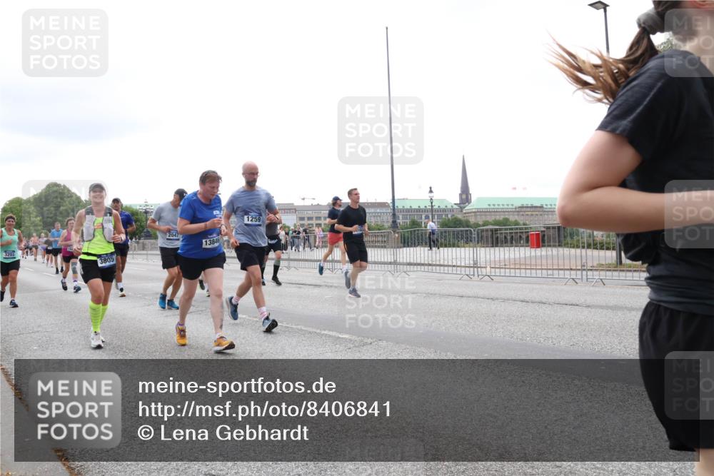 29.06.2025 - hella hamburg halbmarathon Lena Gebhardt http://msf.ph/oto/8406841 29.06.2025 10:50:31 Lombardsbrücke 3203, 3805, 1259, 2047, 13846, 1259, 1828, 1930, 2047, 2200, 3184, 3203, 3229, 3647, 3680, 3701, 3710, 3805, 3838, 3897, 4090, 4168, 4642, 4695, 4961, 5119, 5131, 5997, 6680, 6830, 7133, 7161, 7505, 7677, 7721, 7722, 7755, 7938, 8254, 8299, 8833, 8834, 9096, 9168, 9605, 9933, 9940, 10060, 10286, 10437, 10617, 10744, 11426, 11696, 11716, 11760, 12079, 12392, 12393, 13127, 13128, 13381, 13744, 13846, 13887, 14102, 14144, 14505, 14591, 14940, 15017, 15230, 15416 meine-sportfotos.de