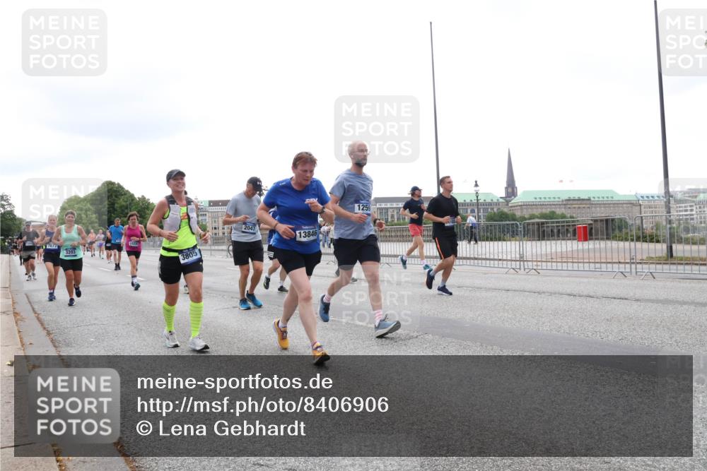 29.06.2025 - hella hamburg halbmarathon Lena Gebhardt http://msf.ph/oto/8406906 29.06.2025 10:50:32 Lombardsbrücke 1523, 7677, 1259, 2047, 13846, 3805, 1259, 1828, 1930, 2047, 2200, 3184, 3203, 3229, 3647, 3680, 3701, 3710, 3805, 3838, 3897, 4090, 4168, 4642, 4695, 4961, 5119, 5131, 5997, 6178, 6680, 6830, 7133, 7161, 7505, 7677, 7721, 7722, 7755, 7938, 8254, 8299, 8833, 8834, 9096, 9168, 9605, 9933, 9940, 10060, 10286, 10437, 10617, 10744, 11426, 11696, 11716, 12079, 12392, 12393, 13127, 13128, 13381, 13846, 13887, 14102, 14144, 14591, 14940, 15017, 15230, 15416 meine-sportfotos.de