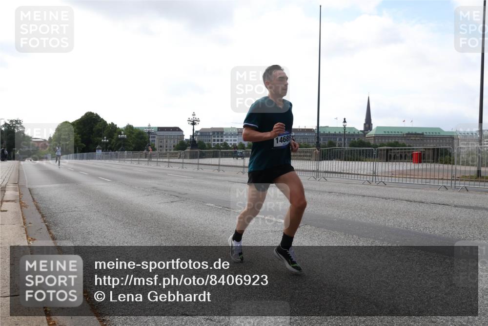29.06.2025 - hella hamburg halbmarathon Lena Gebhardt http://msf.ph/oto/8406923 29.06.2025 09:35:50 Lombardsbrücke 14689, 28, 36, 39, 42, 47, 14689, 17888 meine-sportfotos.de