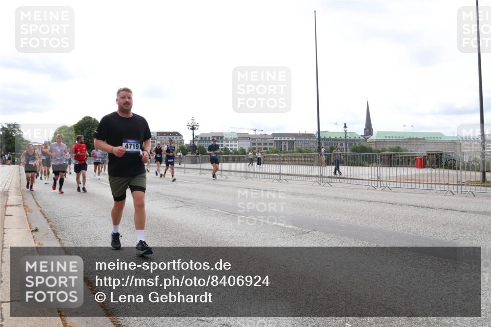 29.06.2025 - hella hamburg halbmarathon Lena Gebhardt http://msf.ph/oto/8406924 29.06.2025 10:24:30 Lombardsbrücke 4719, 1005, 1009, 1064, 1352, 1389, 1395, 2132, 2280, 2477, 2944, 3013, 3053, 3099, 3113, 3132, 3185, 3285, 3421, 3579, 3786, 4111, 4162, 4221, 4464, 4684, 4719, 4993, 5039, 5138, 5829, 5830, 5954, 6261, 6478, 6524, 6526, 6570, 7426, 7528, 7920, 7975, 8167, 8187, 8297, 9063, 10907, 11306, 11347, 11651, 11816, 11817, 12070, 12210, 12303, 13111, 13113, 13380, 13573, 13638, 13711, 14143, 14898, 15975, 17535 meine-sportfotos.de