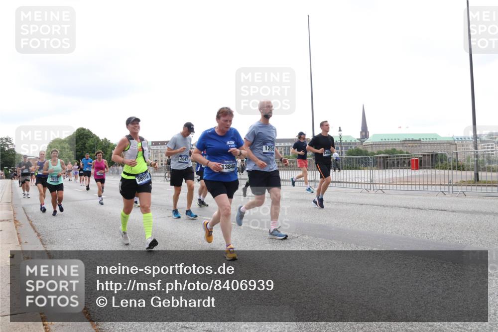 29.06.2025 - hella hamburg halbmarathon Lena Gebhardt http://msf.ph/oto/8406939 29.06.2025 10:50:32 Lombardsbrücke 3203, 3805, 2047, 13846, 1259, 14102, 1259, 1828, 1930, 2047, 2200, 3184, 3203, 3229, 3647, 3680, 3701, 3710, 3805, 3838, 3897, 4090, 4168, 4642, 4695, 4961, 5119, 5131, 5997, 6178, 6680, 6830, 7133, 7161, 7505, 7677, 7721, 7722, 7755, 7938, 8254, 8299, 8833, 8834, 9096, 9168, 9605, 9933, 9940, 10060, 10286, 10437, 10617, 10744, 11426, 11696, 11716, 12079, 12392, 12393, 13127, 13128, 13381, 13846, 13887, 14102, 14144, 14591, 14940, 15017, 15230, 15416 meine-sportfotos.de