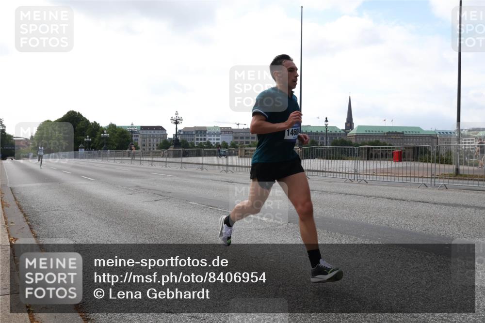 29.06.2025 - hella hamburg halbmarathon Lena Gebhardt http://msf.ph/oto/8406954 29.06.2025 09:35:50 Lombardsbrücke 1468, 28, 36, 39, 42, 47, 14689, 17888 meine-sportfotos.de
