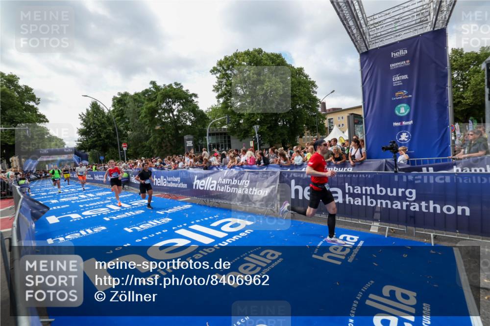 29.06.2025 - hella hamburg halbmarathon Zöllner http://msf.ph/oto/8406962 29.06.2025 10:41:55 Ziel 1169, 7092, 10415, 11765, 15521, 15935, 16507 meine-sportfotos.de