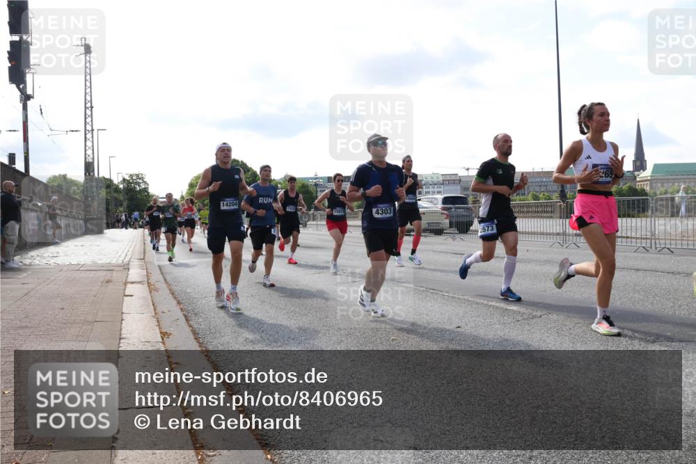 29.06.2025 - hella hamburg halbmarathon Lena Gebhardt http://msf.ph/oto/8406965 29.06.2025 09:49:44 Lombardsbrücke 14204, 1314, 15013, 4303, 10680, 2573, 265, 666666, 1343, 1445, 1800, 1975, 2324, 2573, 2745, 2750, 2849, 2949, 2980, 3014, 3116, 3136, 3282, 3431, 3530, 4148, 4303, 4318, 4425, 4528, 4766, 5648, 6095, 6123, 6149, 6682, 7035, 7229, 7495, 7796, 8370, 8465, 8925, 9264, 9265, 9296, 9686, 9914, 10680, 10930, 11765, 11952, 12098, 12327, 12839, 13141, 13158, 13457, 13800, 14077, 14204, 14359, 14374, 14560, 14629, 14667, 14688, 14789, 15094 meine-sportfotos.de