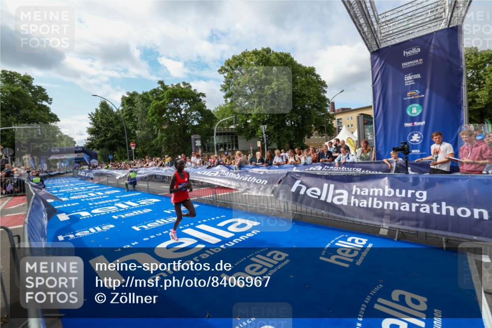 29.06.2025 - hella hamburg halbmarathon Zöllner http://msf.ph/oto/8406967 29.06.2025 10:12:27 Ziel 39 meine-sportfotos.de